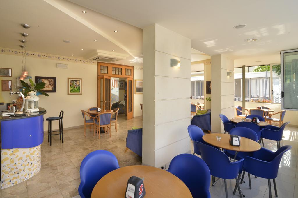 Hotel Ave Ріміні Екстер'єр фото