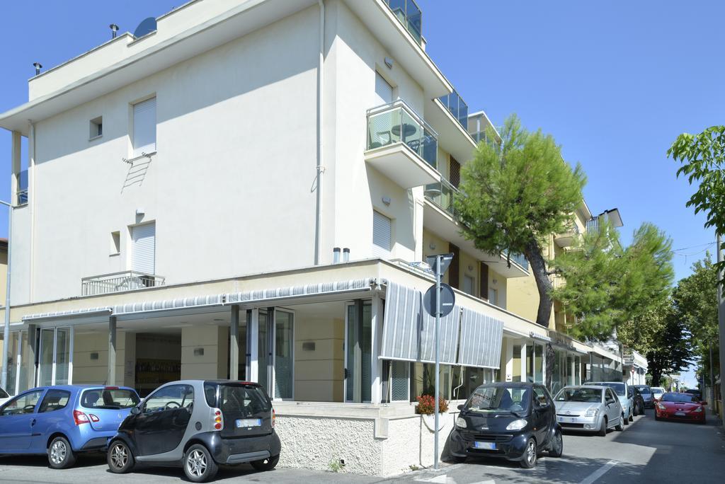 Hotel Ave Ріміні Екстер'єр фото