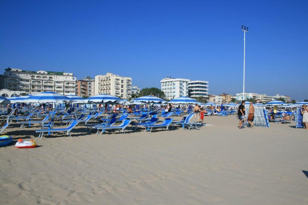 Hotel Ave Ріміні Екстер'єр фото