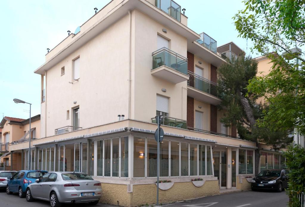 Hotel Ave Ріміні Екстер'єр фото