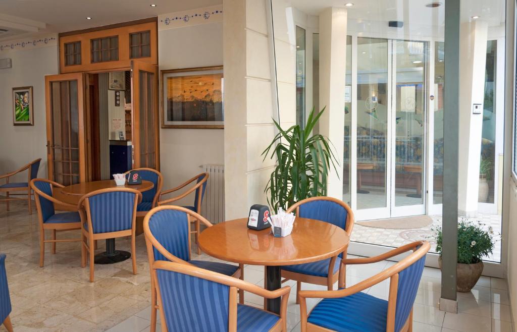 Hotel Ave Ріміні Екстер'єр фото