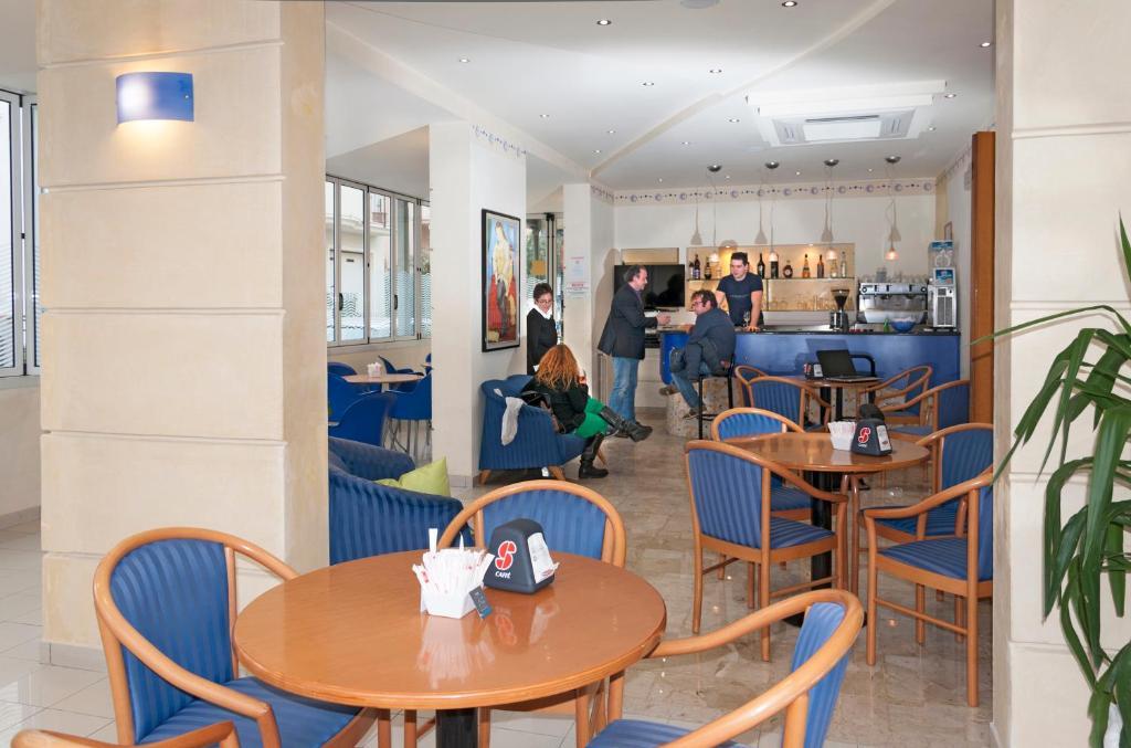 Hotel Ave Ріміні Екстер'єр фото